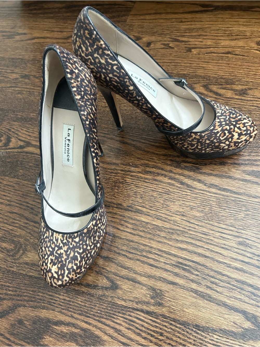 Leopard-Print Mary Jane Heels in Brown/Black -